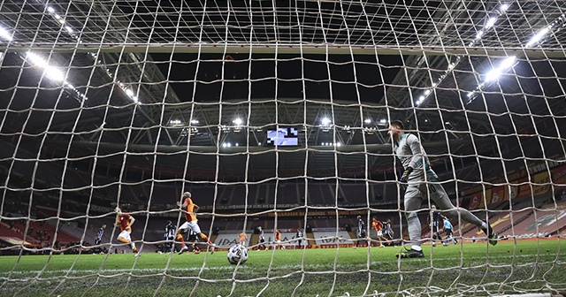 Son dakika: Galatasaray&#039;dan lidere çelme