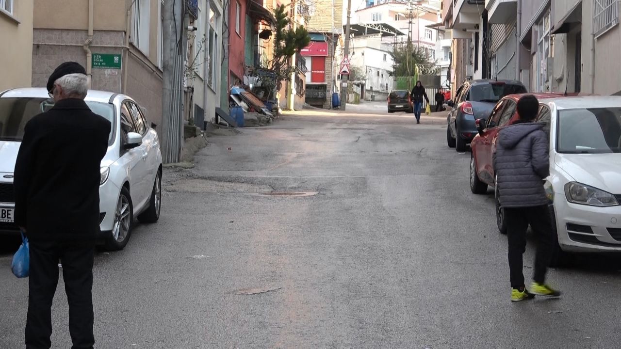 Bursa'da dehşet! Çocuğu gaza bastığı otomobilinin altında sürükledi: Yardım için camdan atladı - 2. Resim